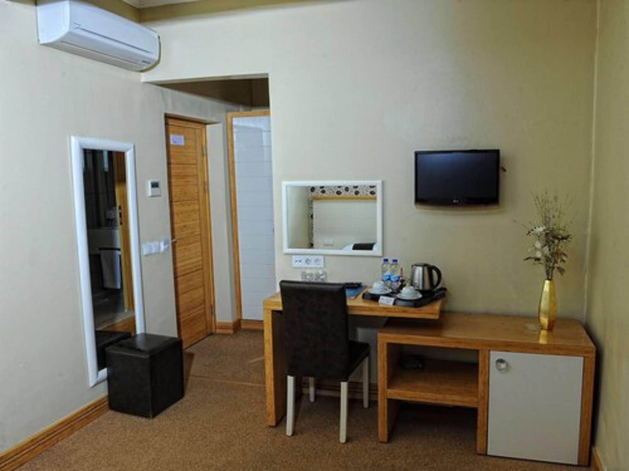 Horon Hotel ทรับซอน ภายนอก รูปภาพ